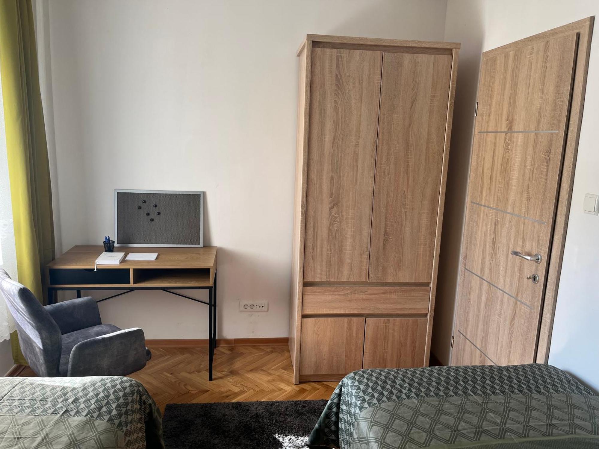 Family Apartment *